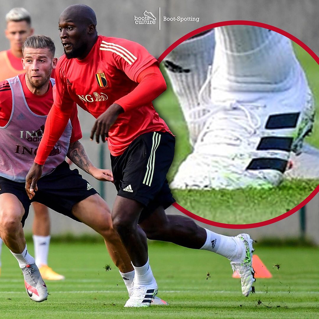 Lukaku 2025 football boots